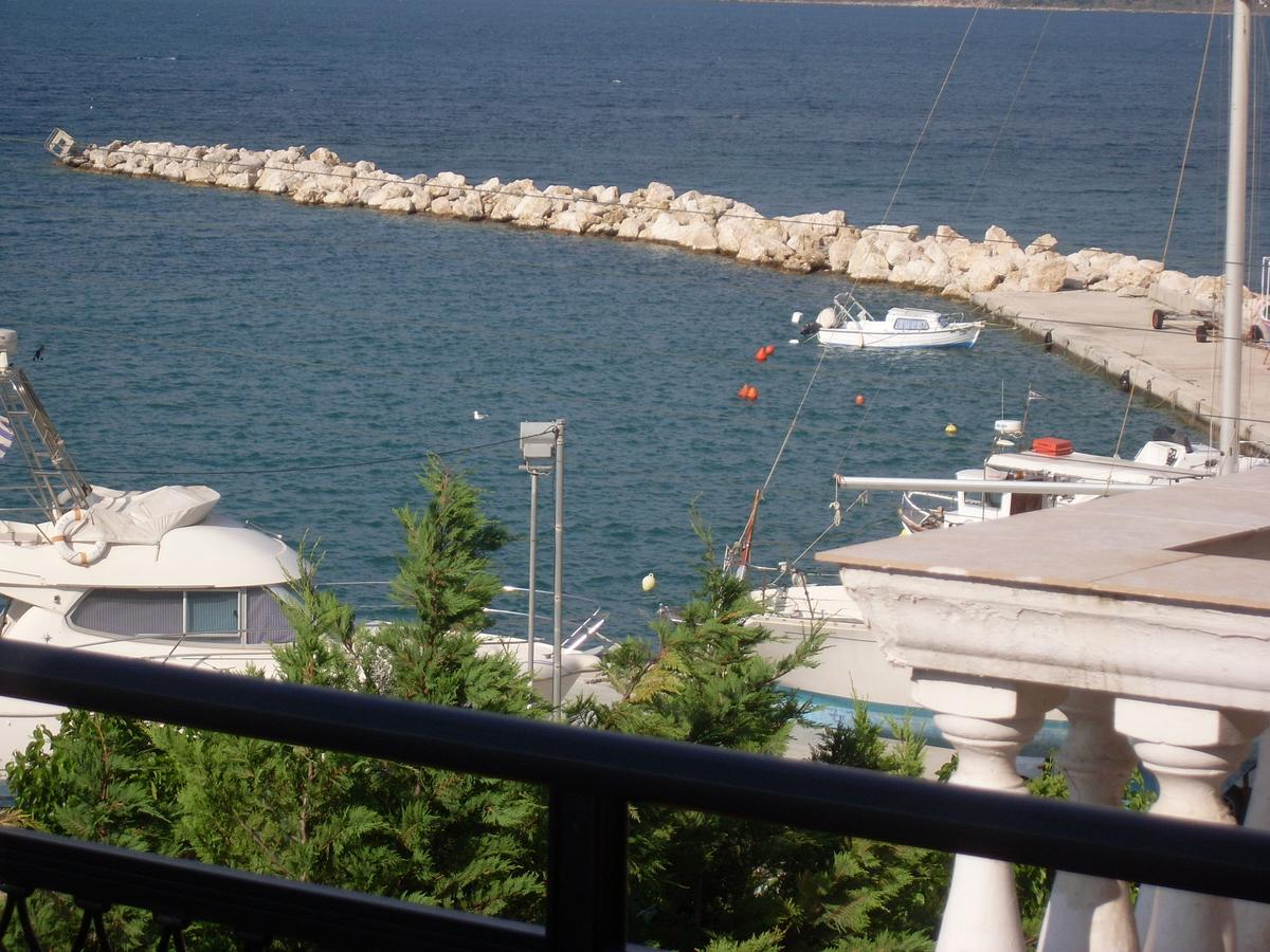 Mariangela Apartments Lixouri Exterior photo
