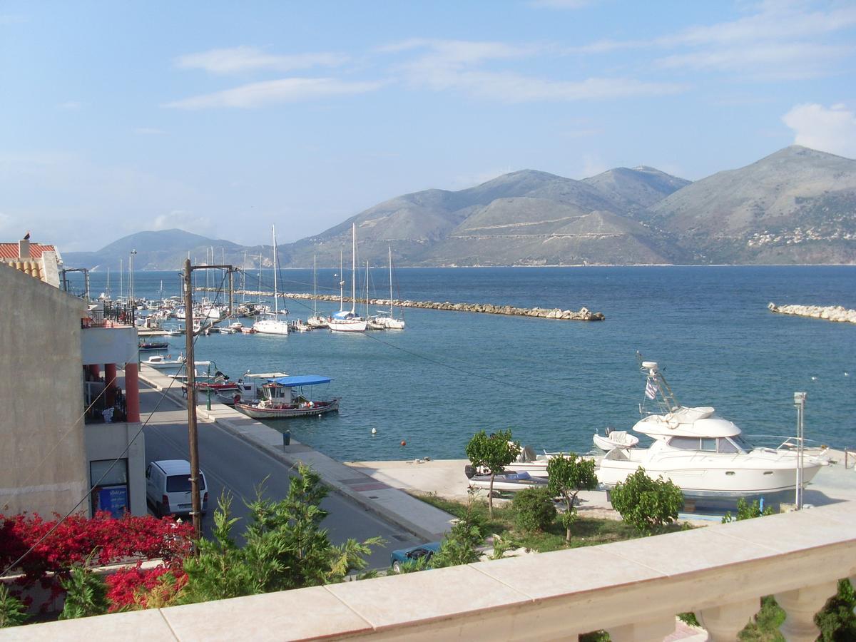 Mariangela Apartments Lixouri Exterior photo